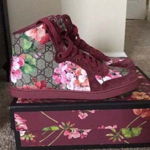 Floral bloom pink Gucci shoes